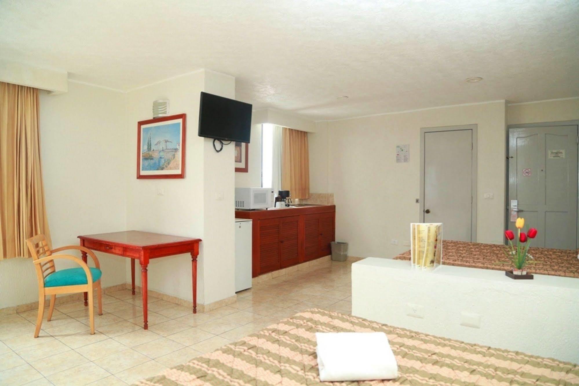 Hotel & Suites Real Del Lago Villahermosa Exterior foto